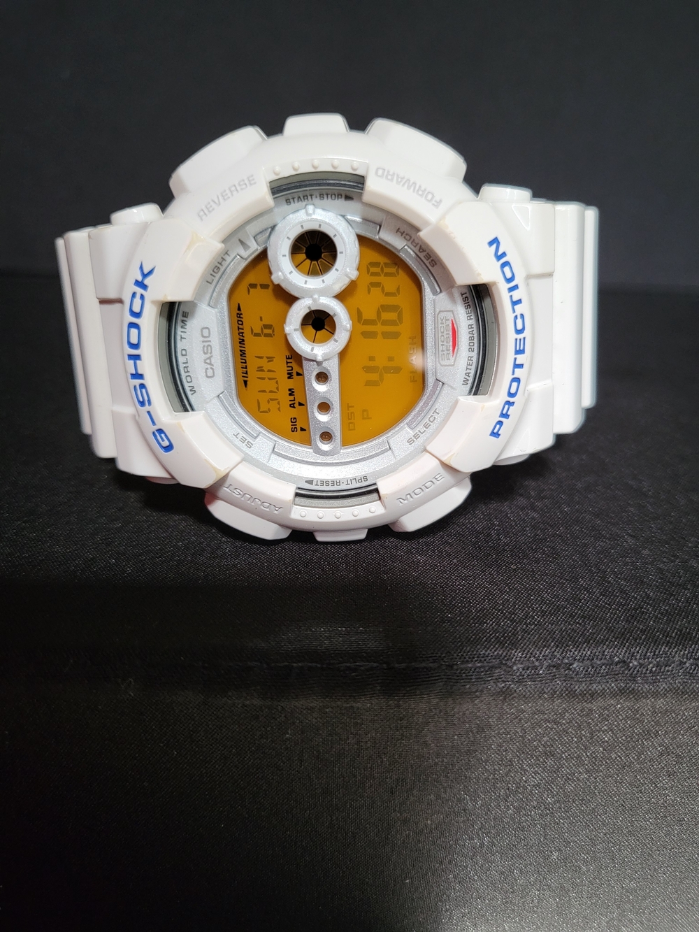 Casio G-Shock GD-100SC White Digital Watch with Yellow Dial - Picture 6 of 8
